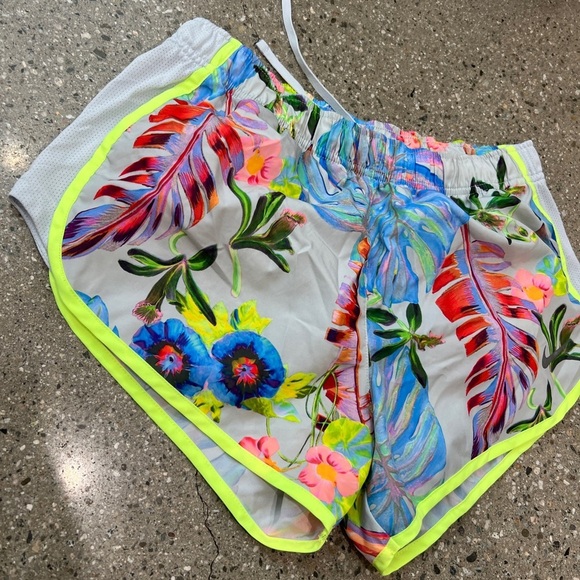 Nike Multicolor Floral Women's Athletic Shorts - Picture 2 of 4